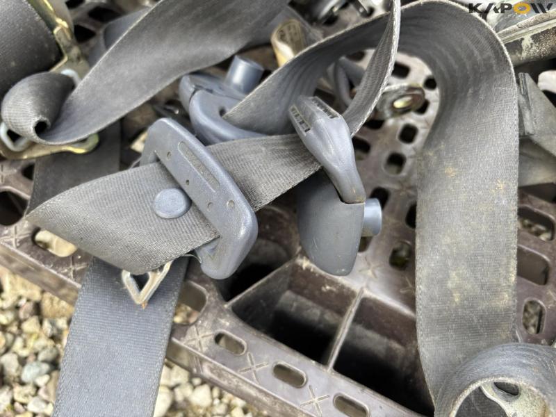 Toyota Hilux lights and seat belts 8