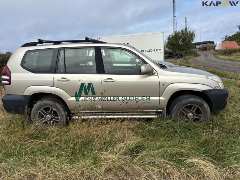 Toyota Land Cruiser 3.0 D-4D van 4