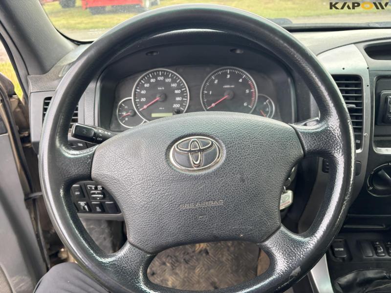 Toyota Land Cruiser 3.0 D-4D van 52