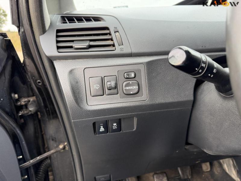 Toyota Verso Sportsvan 2.0 van 22