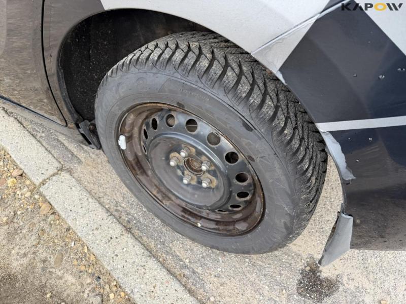 Toyota Verso Sportsvan 2.0 van 41