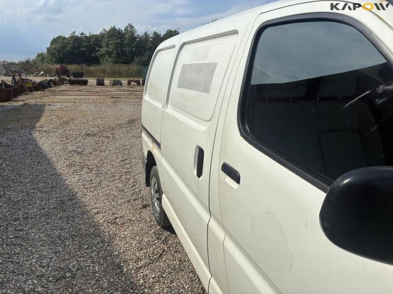 Toyota Hiace van 17