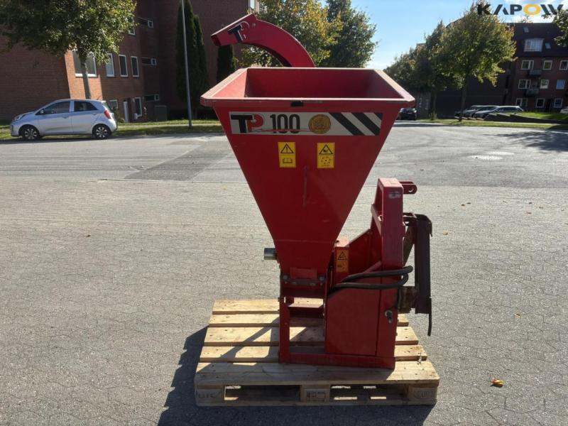 TP 100V woodchipper with a-frame 4