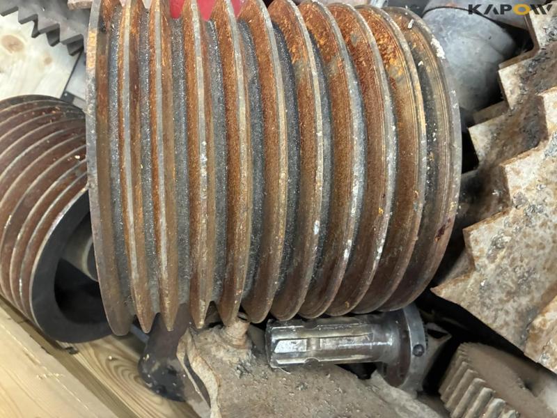 TP feed rollers/ Pulleys/ Pumps 26