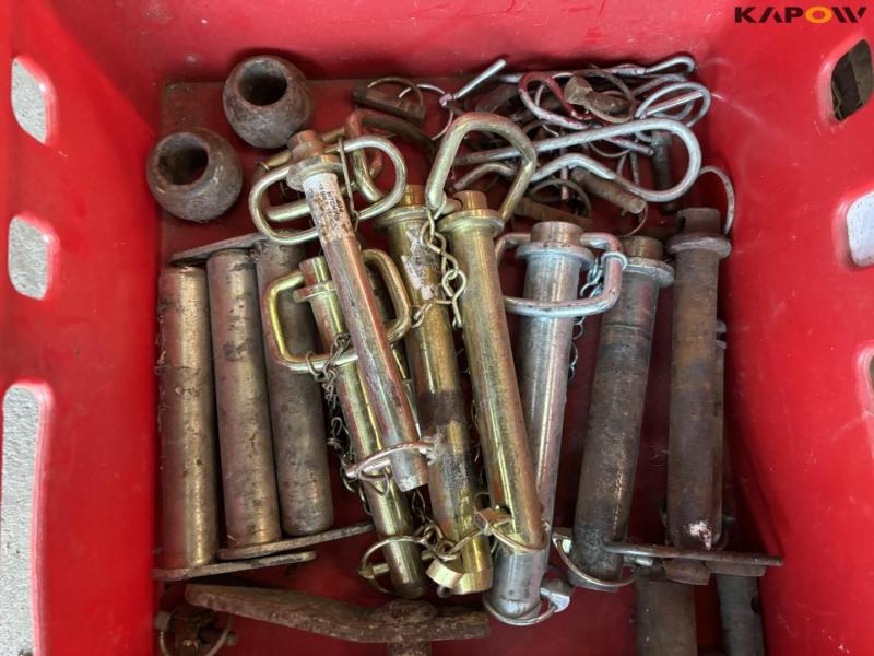 Drawbar and equipment 12