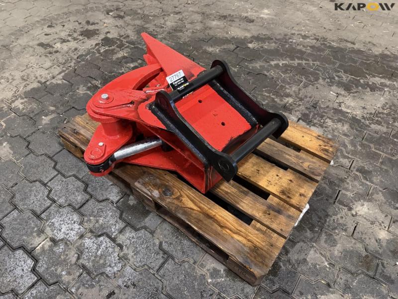 Wood chipper with Hydrema hitch 1