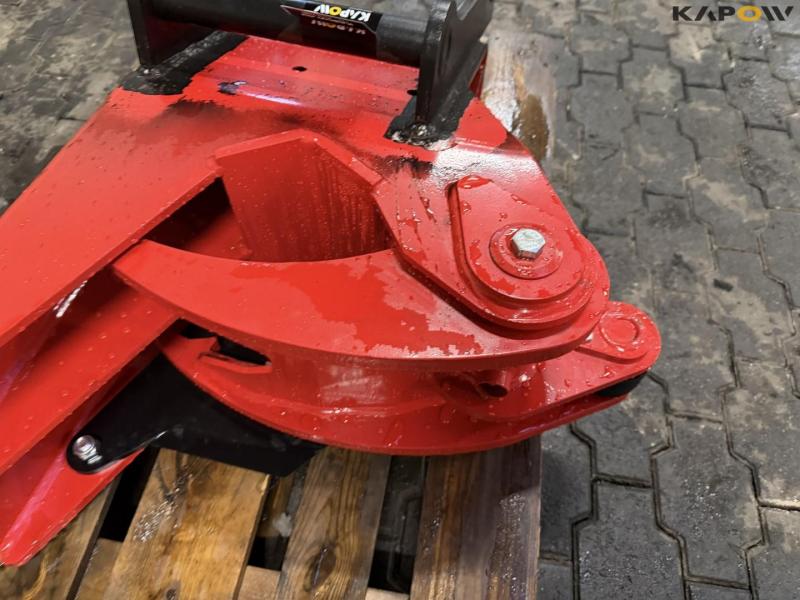 Wood chipper with Hydrema hitch 13