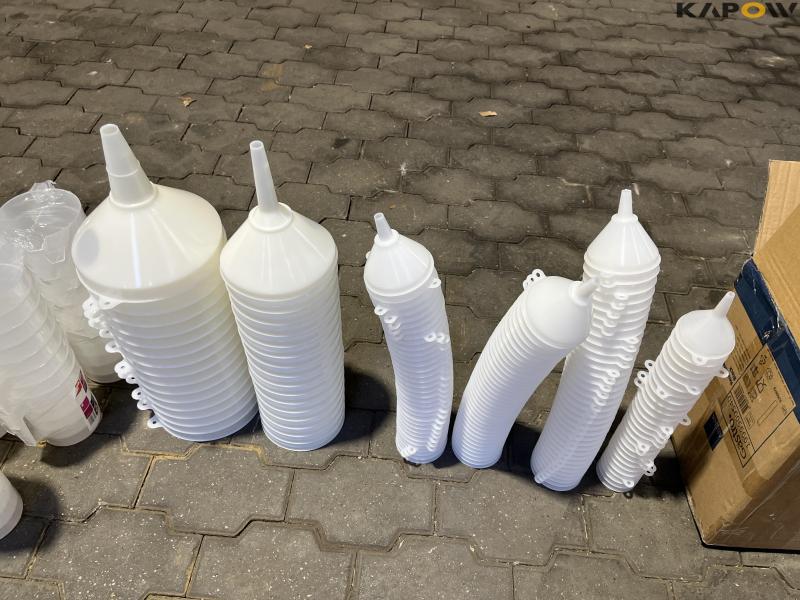 Funnels - liter measures - straws - New 10