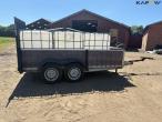 Trailer with water tanks and chemical room 4