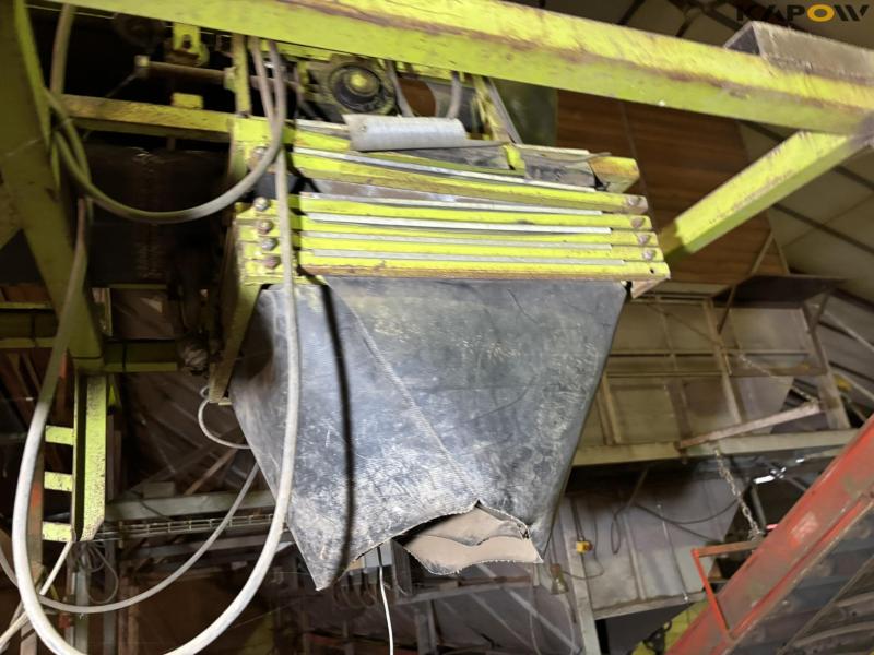 Conveyor belts and distributors 13