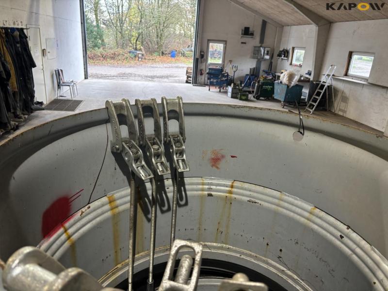 Trelleborg 710/75-R42 twin wheels 9