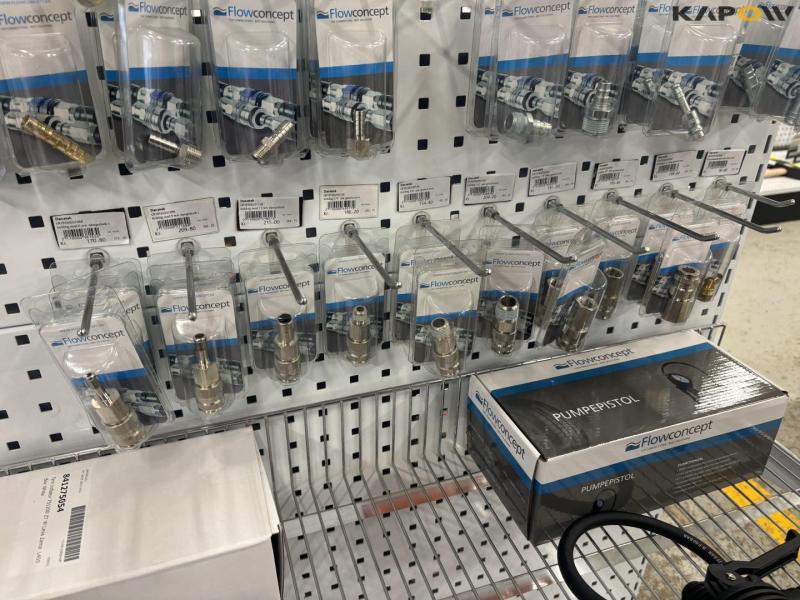 Compressed air accessories and spare parts 16