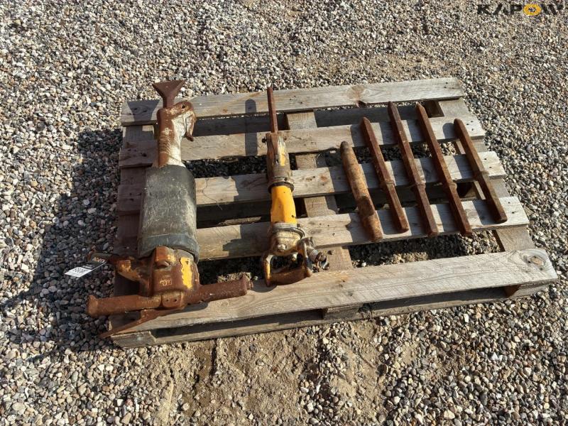 Pneumatic hammer with chisels 3