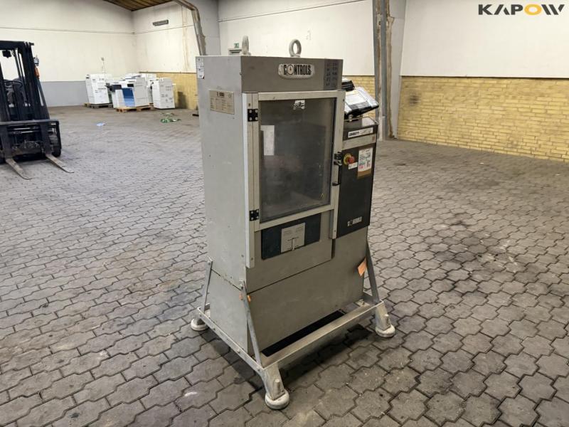 Pressure tester for concrete cubes 7