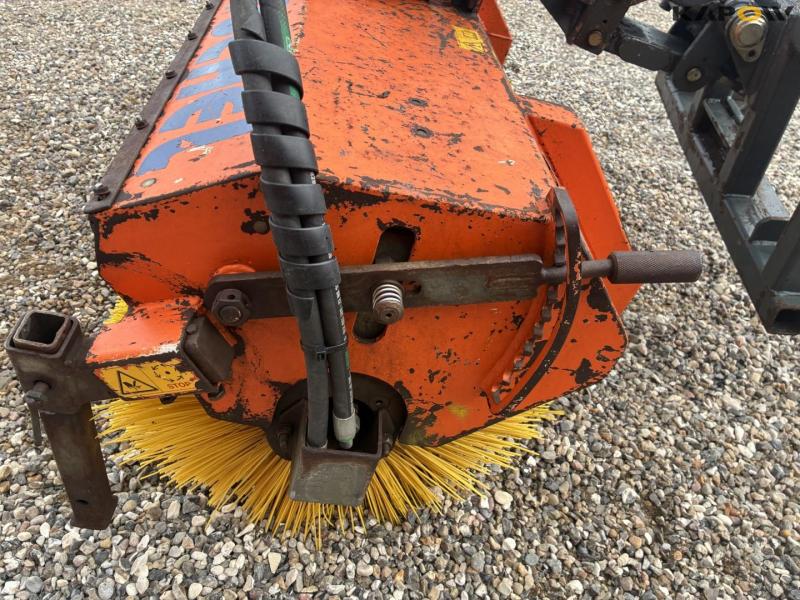 Tuchel plus P1 150H hydraulic broom 15
