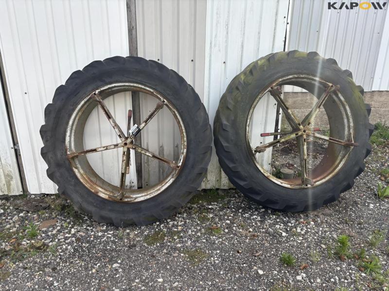 Twin wheels 13.6/12-38 2