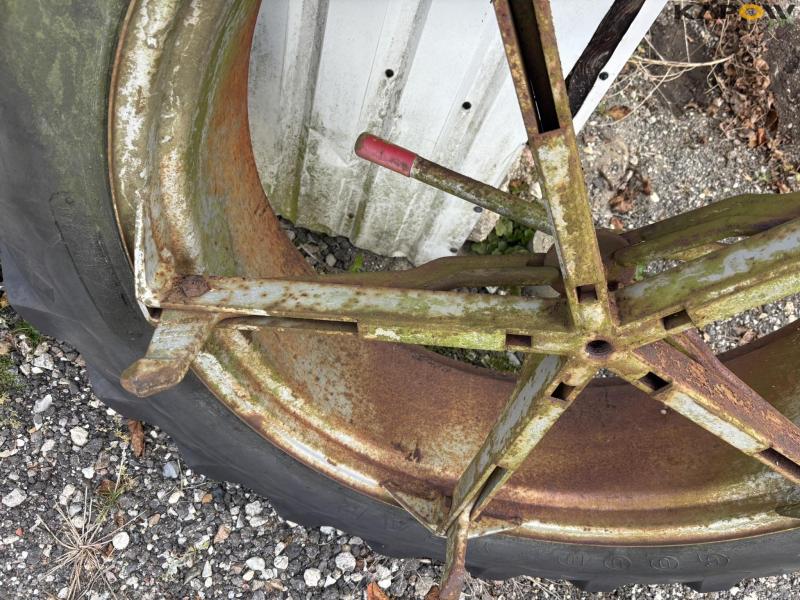 Twin wheels 13.6/12-38 17