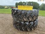 Twin wheels 650/65-R42 4