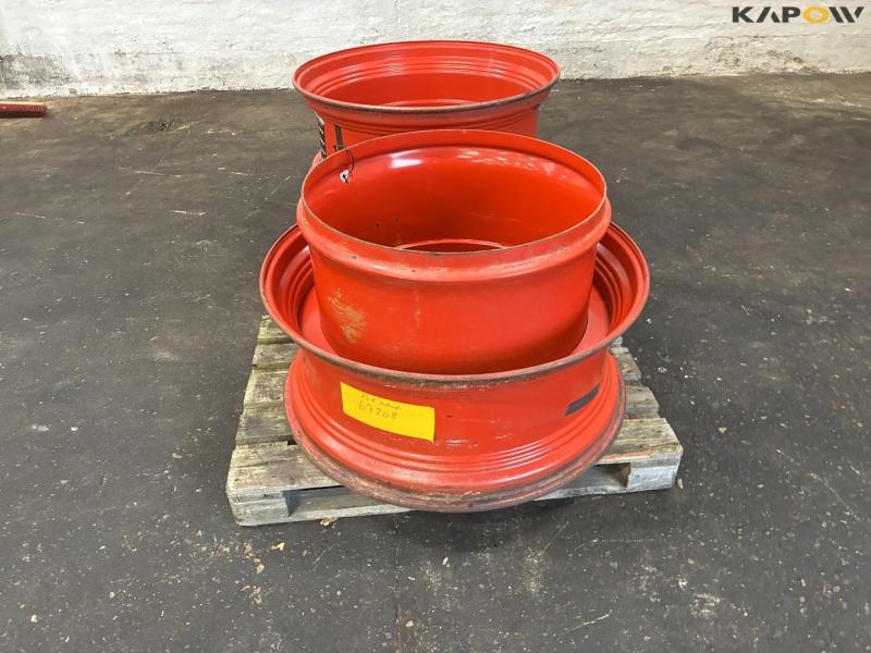 Twin wheel rims with a deformed inner ring 8