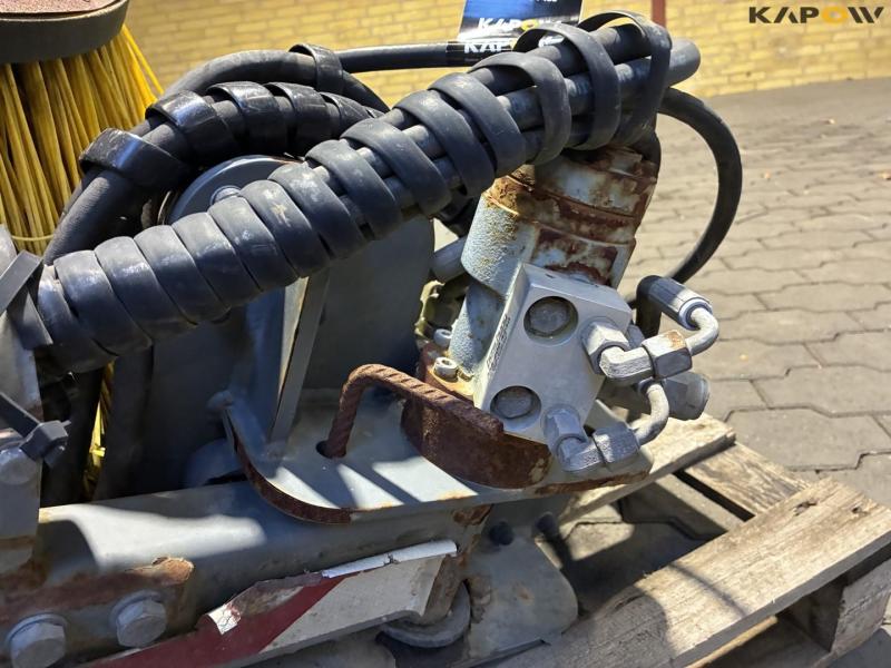 Hydraulic broom equipment 6