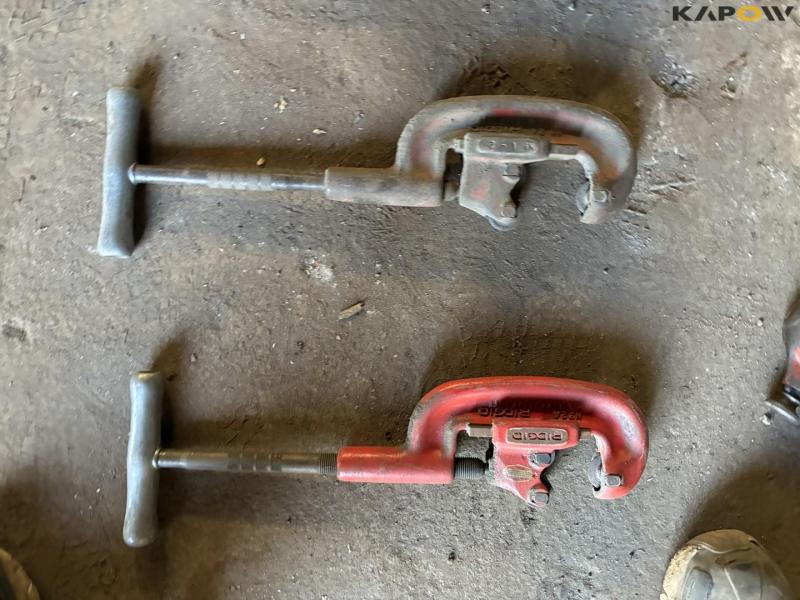 Pipe and thread cutting equipment 12