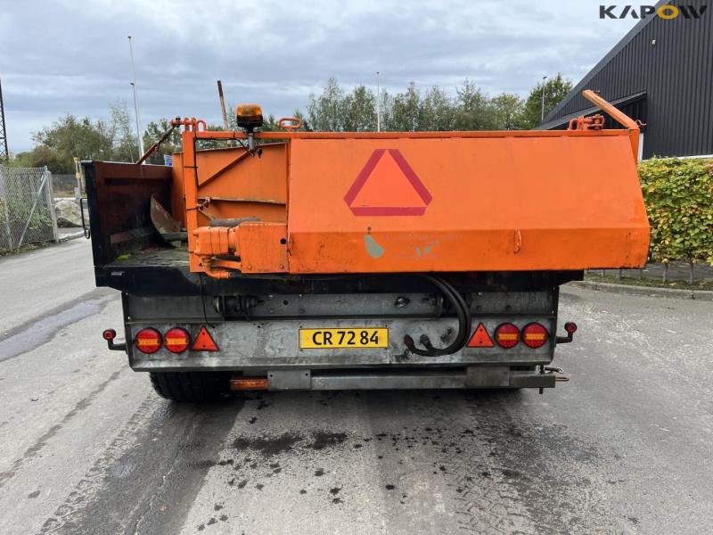 Umega UHF10 tipper truck with sand spreader 6