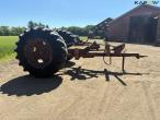 Undercarriage from lime spreader 3