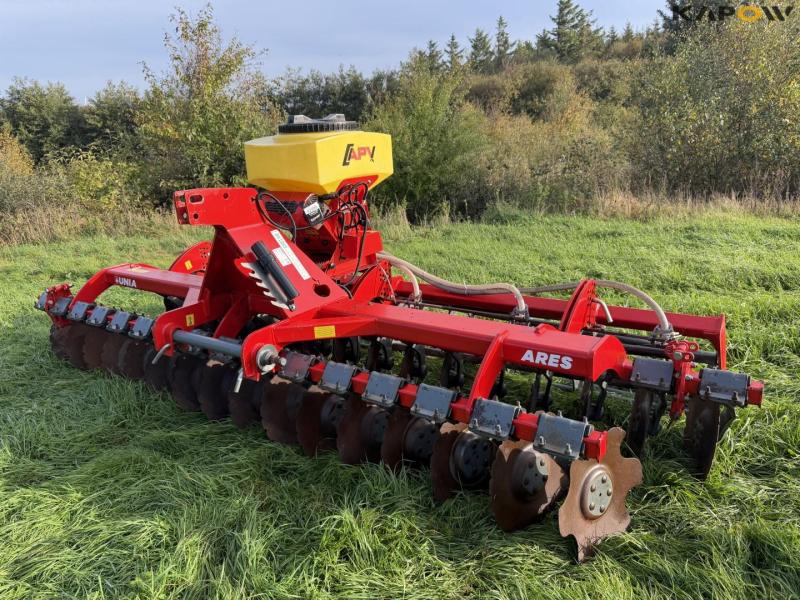 Unia Ares L4 disc harrow with seed box 1