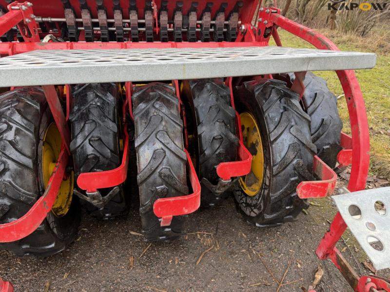 Väderstad Rapid 300C super XL seed drill 49