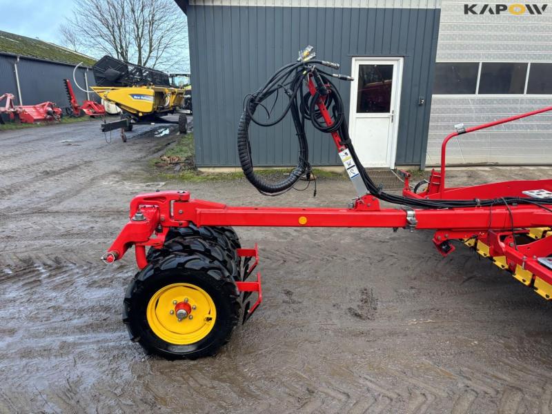 Väderstad Rapid 400 seed drill 8