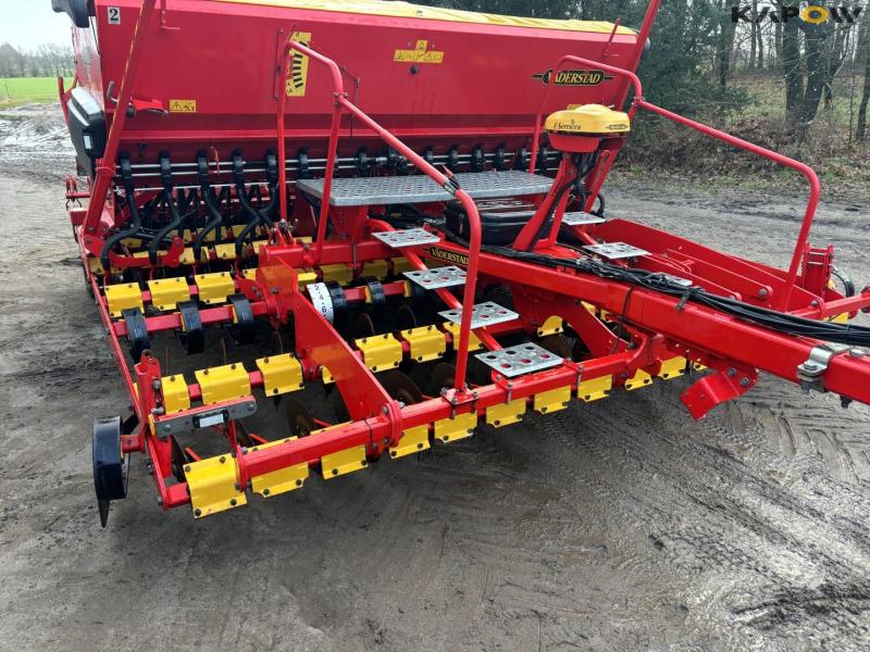Väderstad Rapid 400 seed drill 16