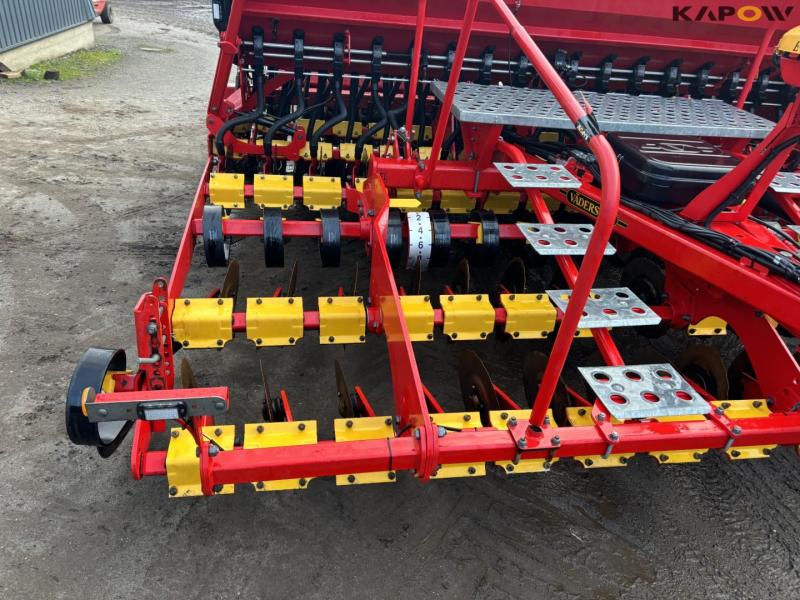 Väderstad Rapid 400 seed drill 17