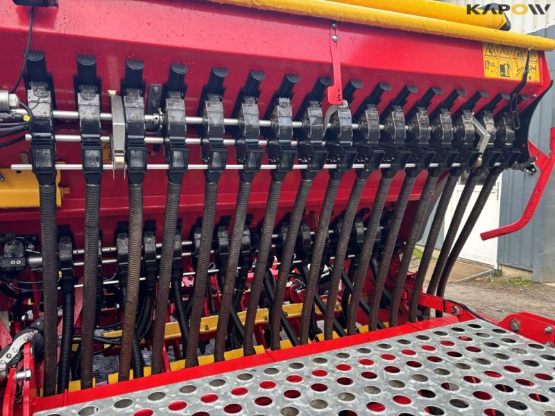 Väderstad Rapid 400 seed drill 38