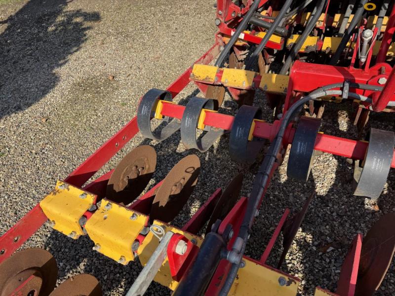 Väderstad Rapid 400C seed drill 18
