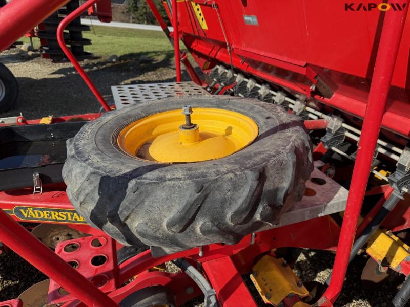 Väderstad Rapid 400C seed drill 57
