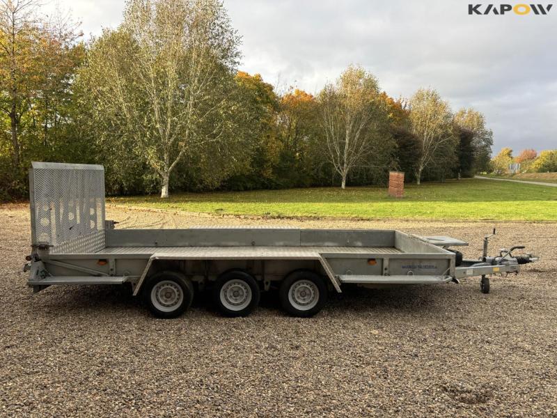 VA, 3520M5 trailer 4