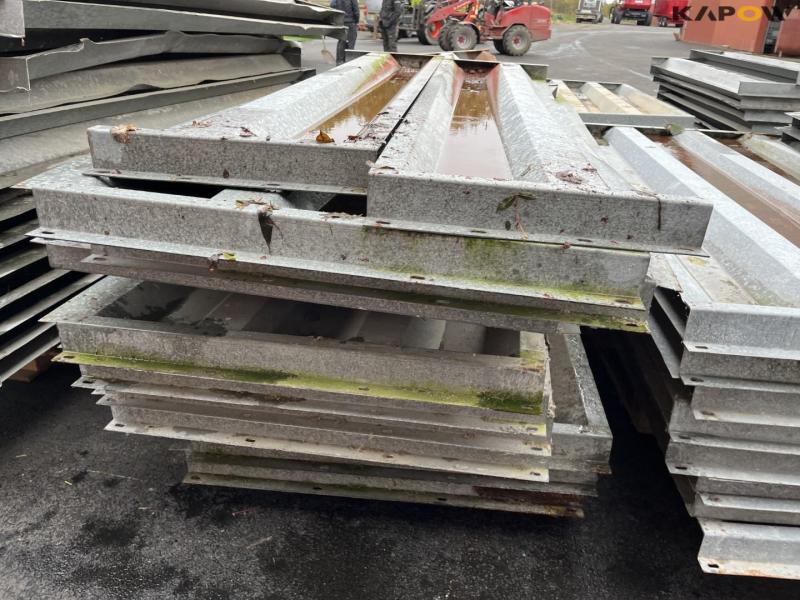 Wall elements for grain silos 15