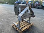 Weight blocks on HE-VA brackets 7