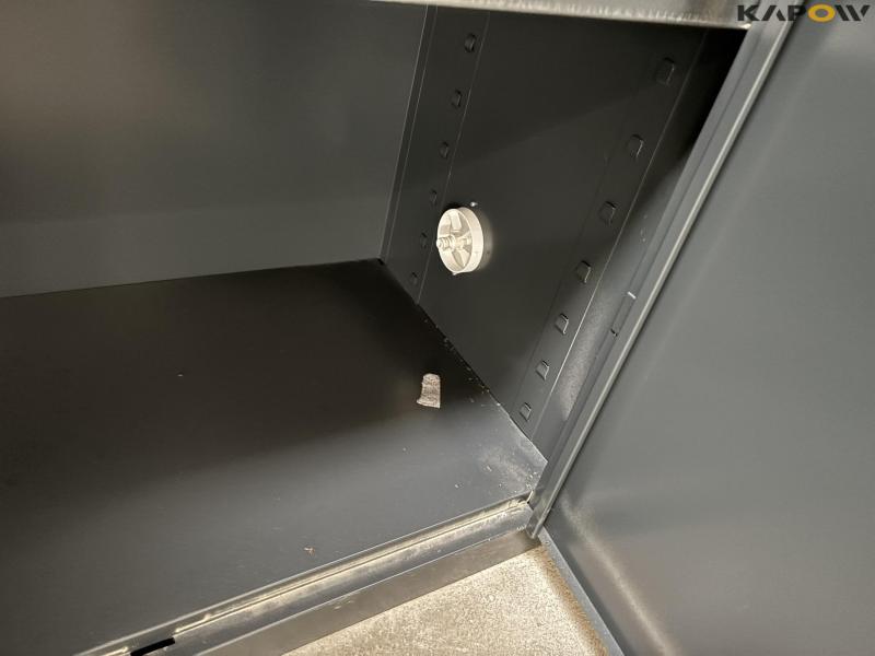 Workshop steel cabinet 7