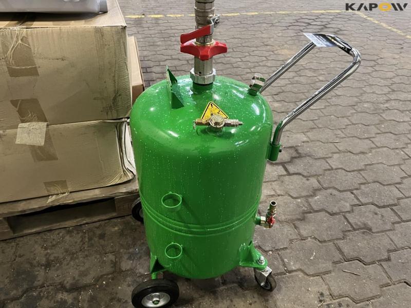 Workshop equipment 14