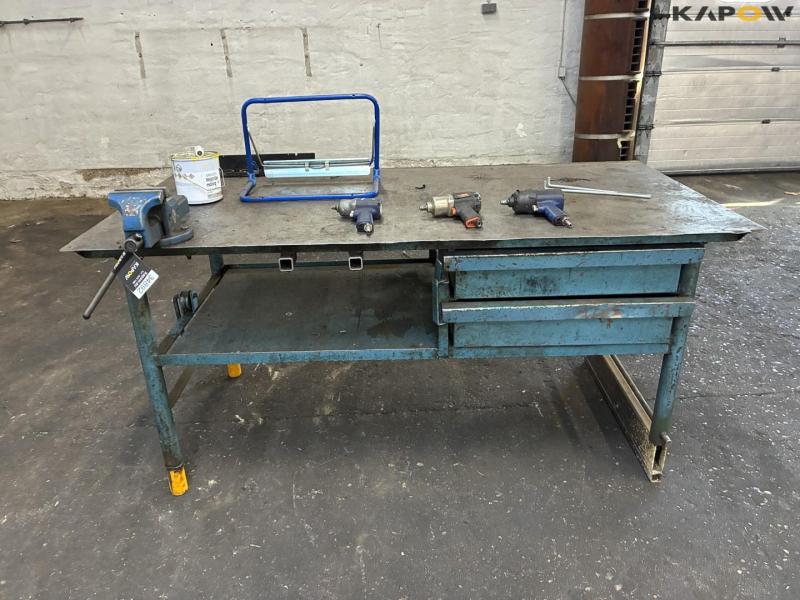 Workshop table with contents 2