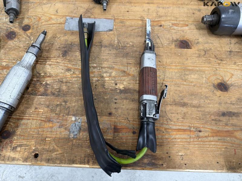 Workshop table with air tools and air hose 11