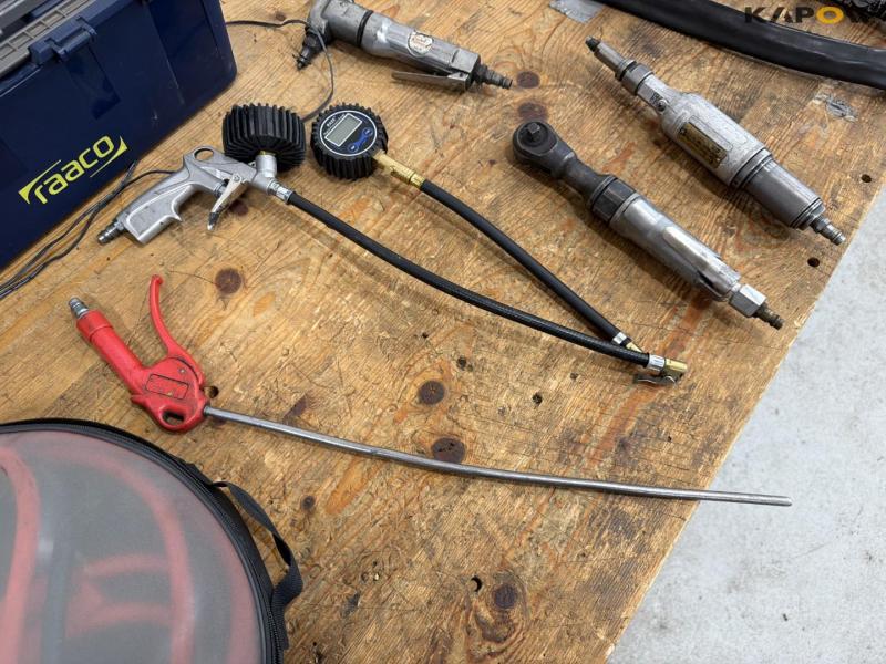 Workshop table with air tools and air hose 17