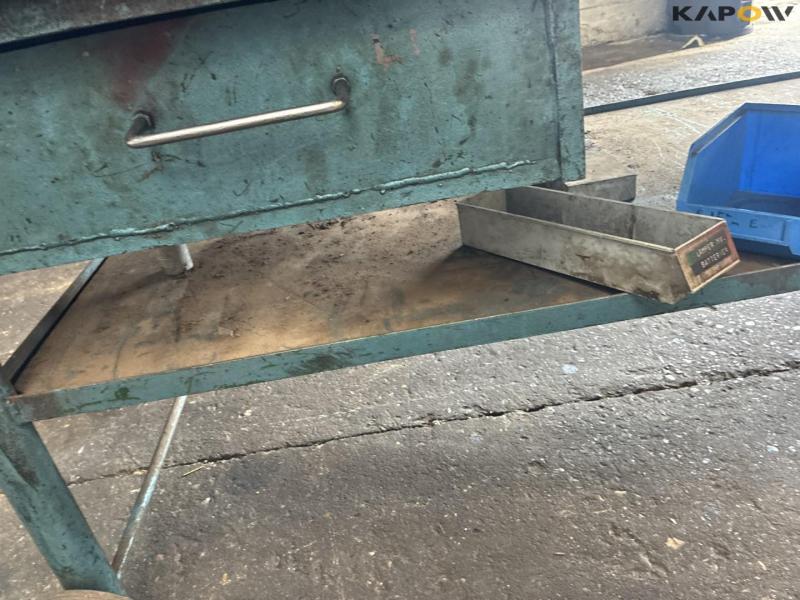 Workshop table with vice and contents 23