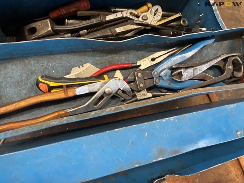 Workshop table with toolbox 12
