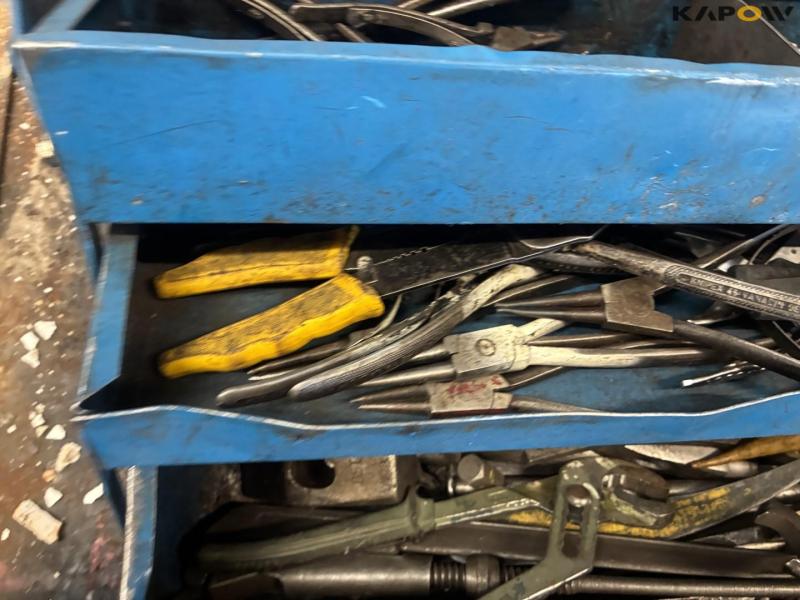 Workshop table with toolbox 16