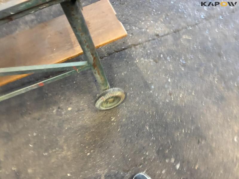Workshop table with toolbox 20