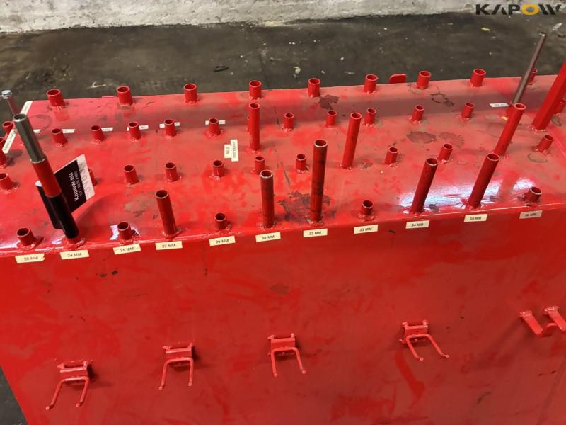 Workshop shelving 10