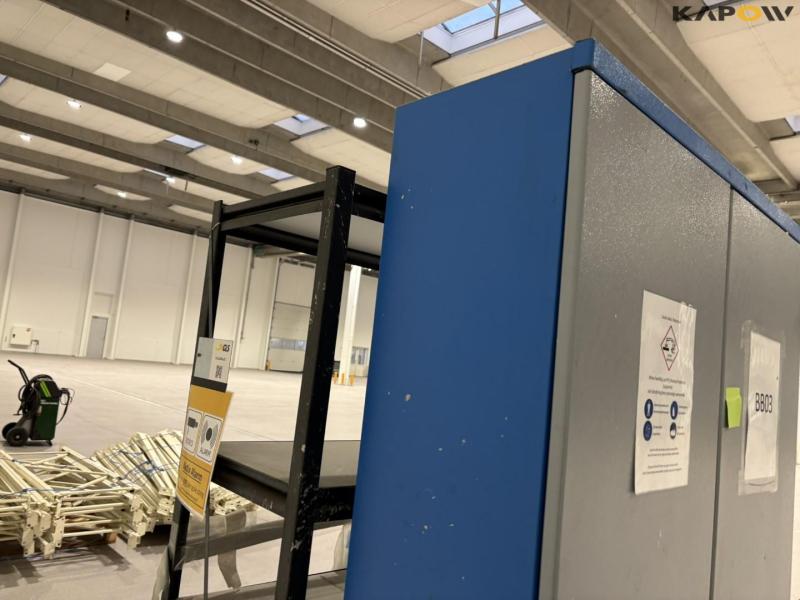 Workshop cabinet and shelving 14