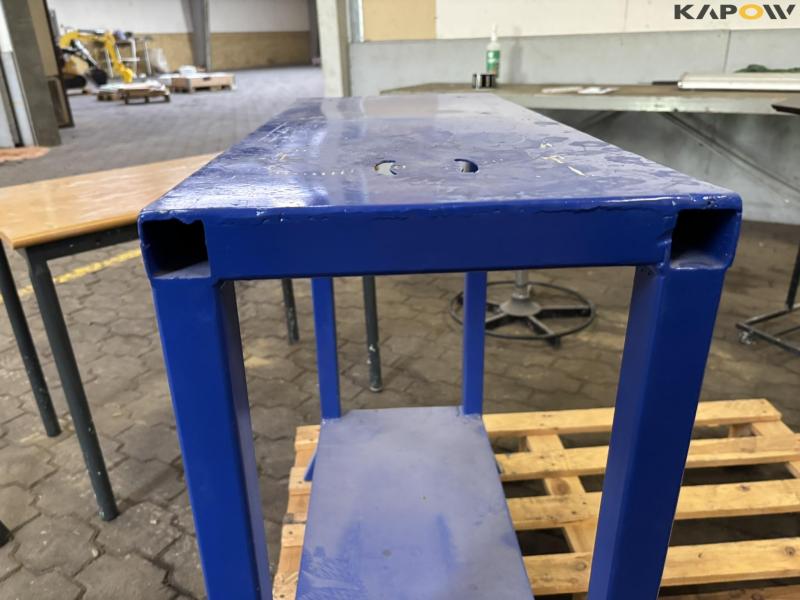 Miscellaneous workshop equipment 22